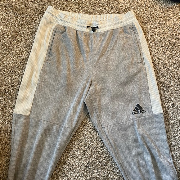 Adidas Tapered fit Athletic Sweatpants Joggers - Picture 4 of 7